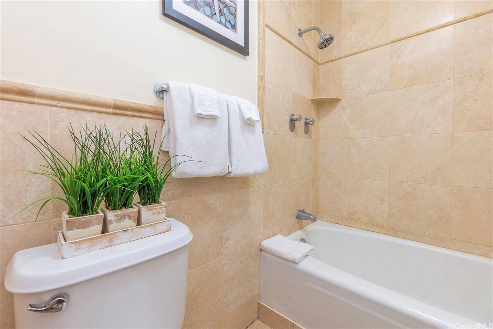 Waikiki Grand Hotel condo # 501, Honolulu, Hawaii - photo 10 of 25