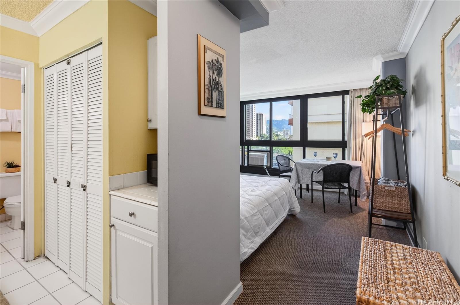 Waikiki Grand Hotel condo # 618, Honolulu, Hawaii - photo 17 of 21