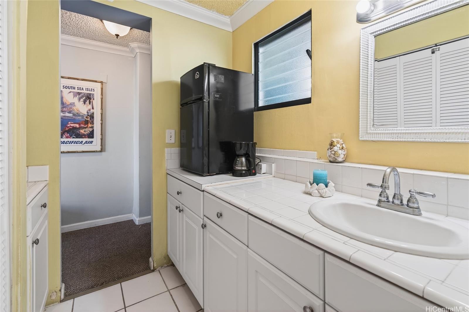 Waikiki Grand Hotel condo # 618, Honolulu, Hawaii - photo 6 of 21