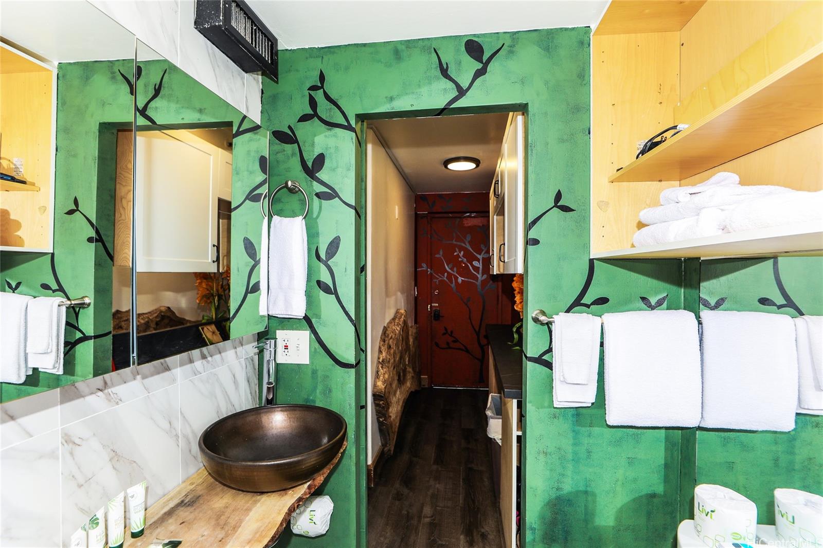 Waikiki Grand Hotel condo # 716, Honolulu, Hawaii - photo 14 of 24