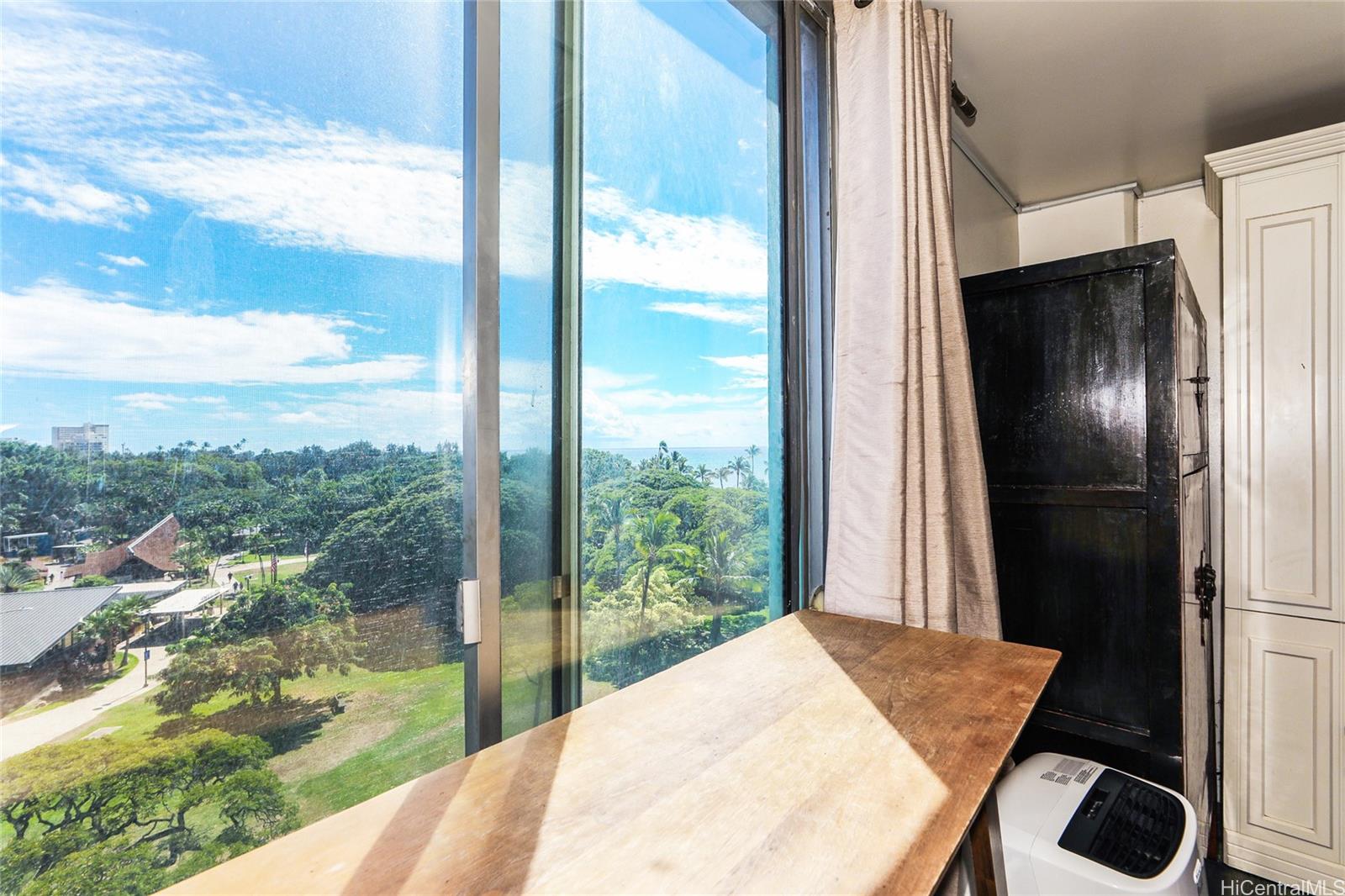 Waikiki Grand Hotel condo # 716, Honolulu, Hawaii - photo 4 of 24