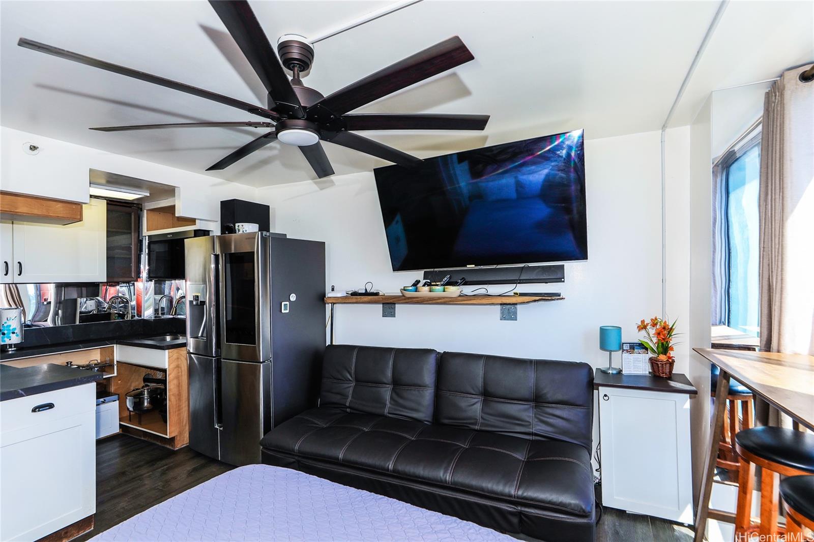 Waikiki Grand Hotel condo # 716, Honolulu, Hawaii - photo 6 of 24