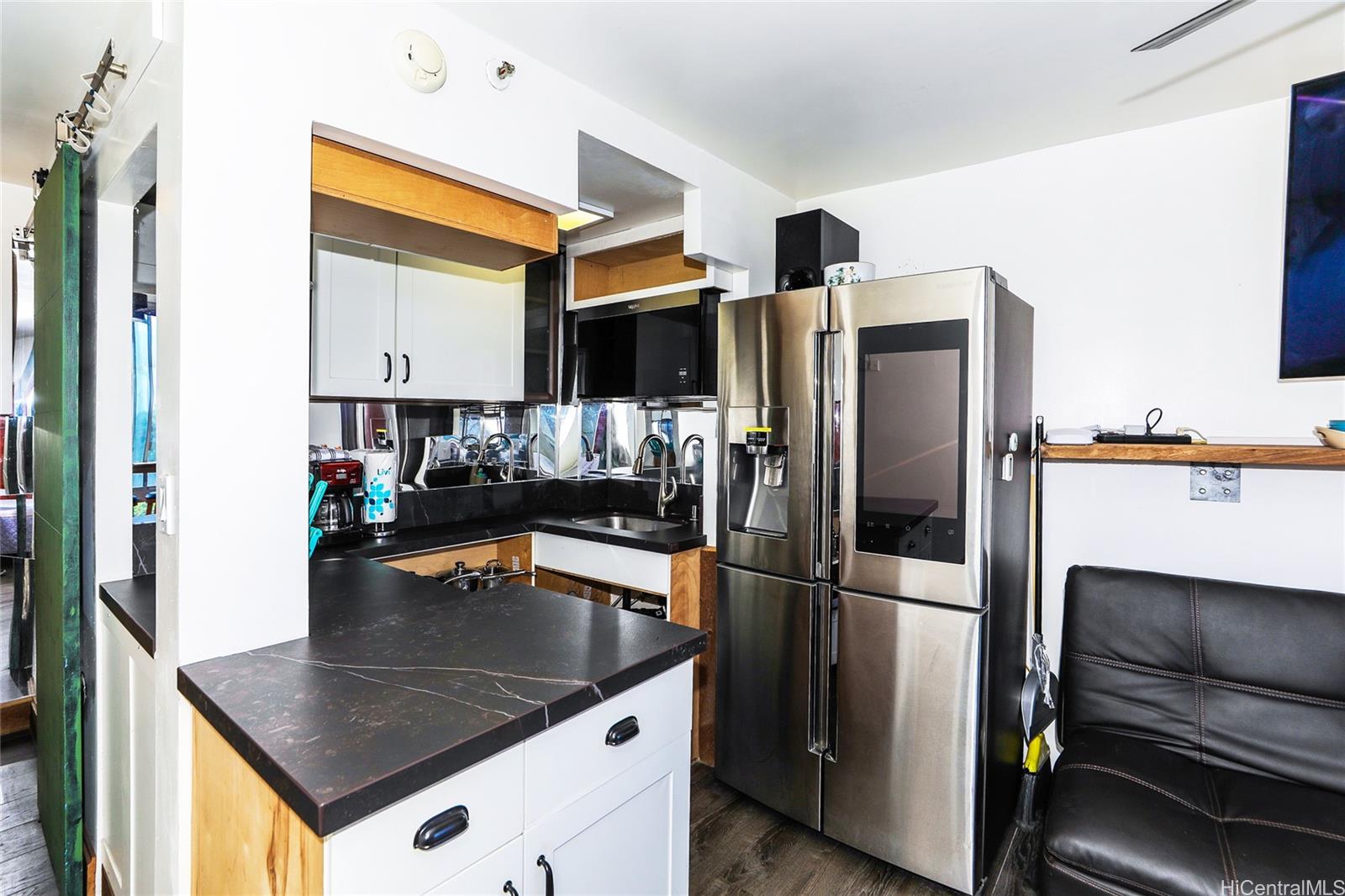 Waikiki Grand Hotel condo # 716, Honolulu, Hawaii - photo 9 of 24