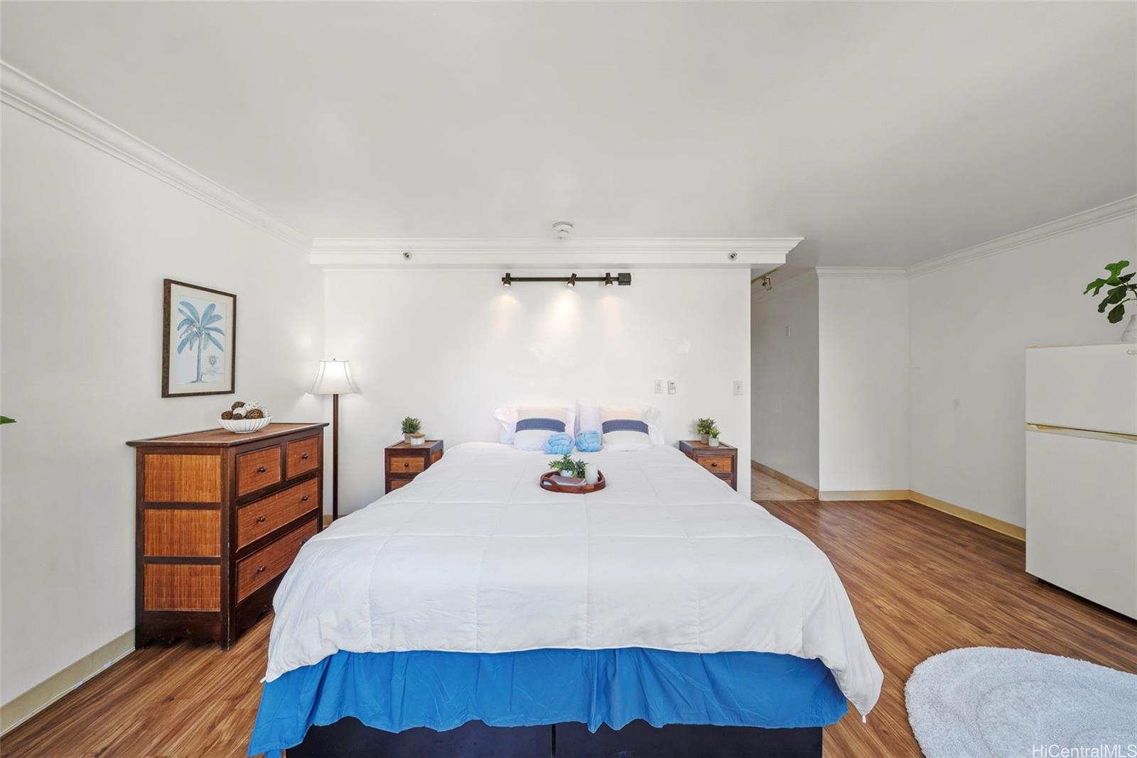 Waikiki Grand Hotel condo # 822, Honolulu, Hawaii - photo 22 of 22