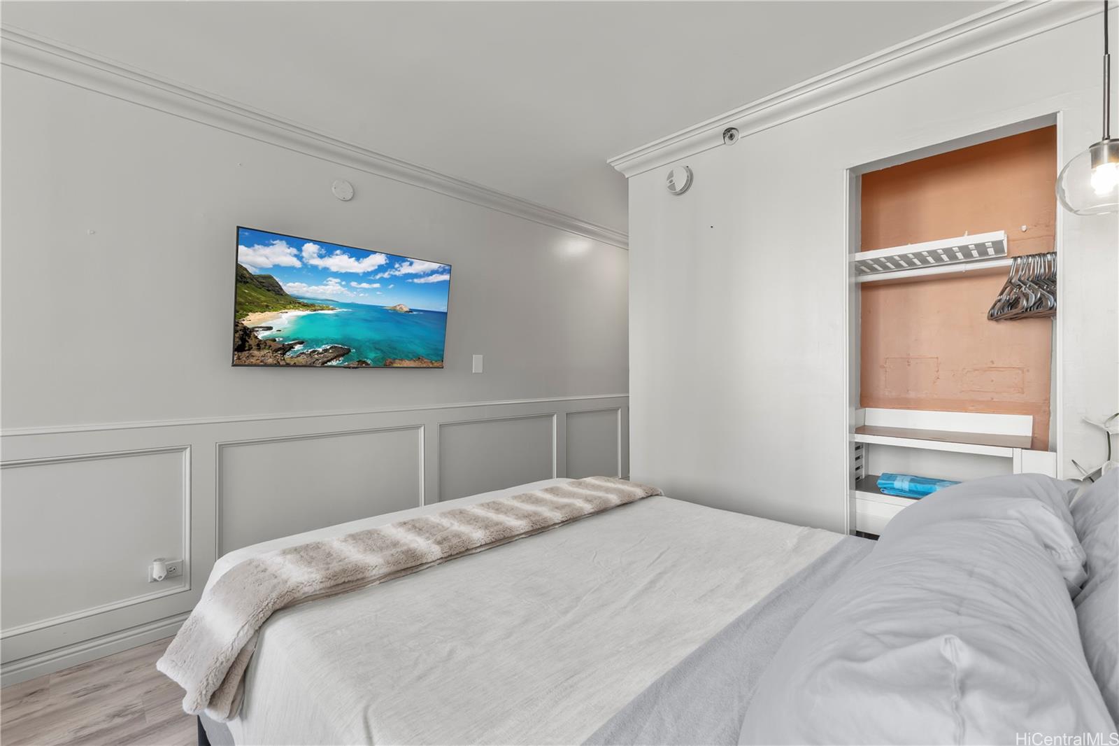 Waikiki Grand Hotel condo # 906, Honolulu, Hawaii - photo 5 of 21