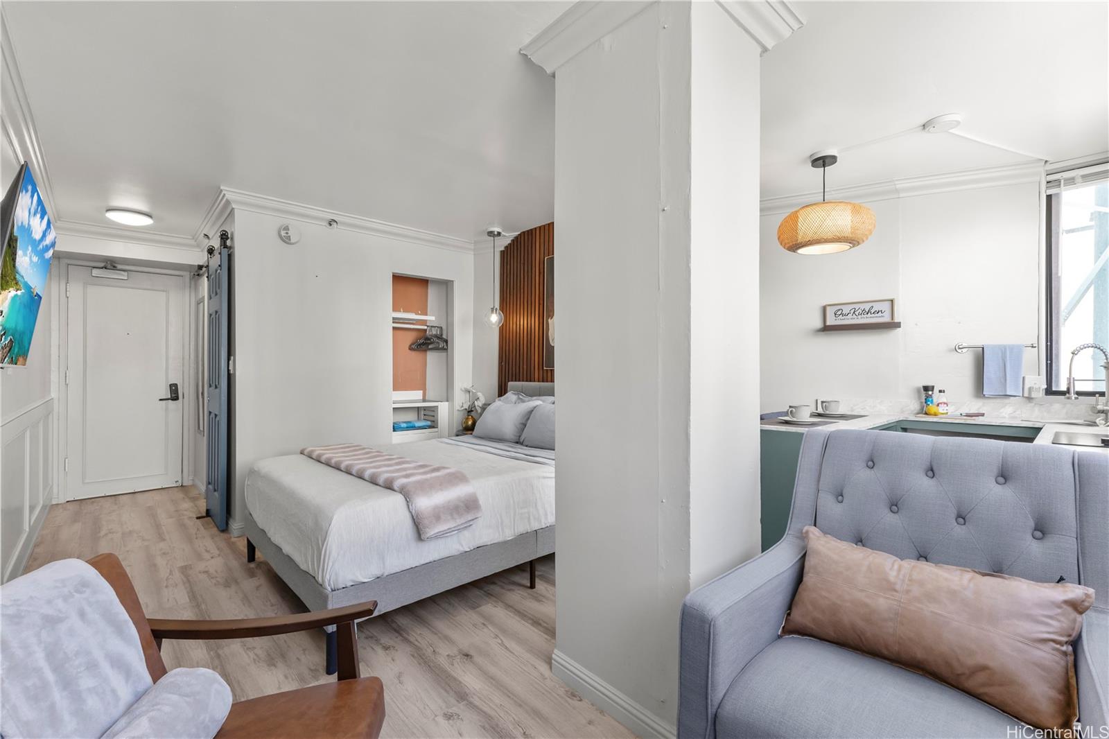 Waikiki Grand Hotel condo # 906, Honolulu, Hawaii - photo 7 of 21