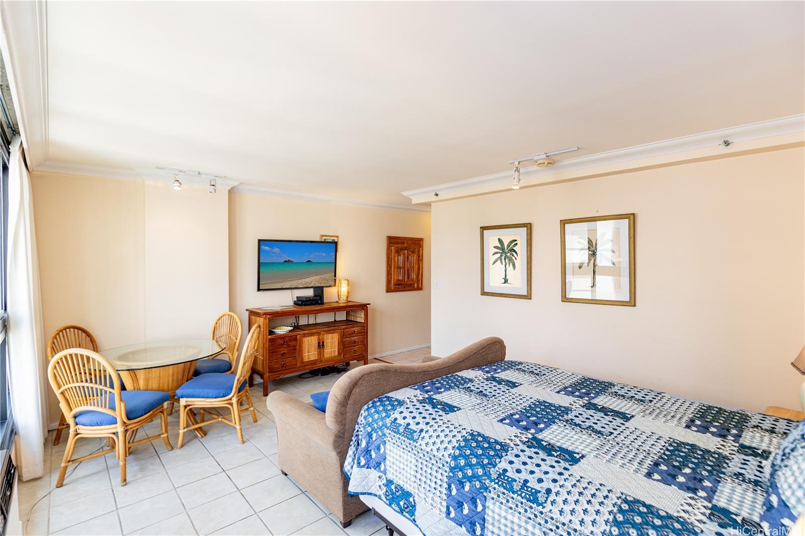 Waikiki Grand Hotel condo # 920, Honolulu, Hawaii - photo 6 of 21