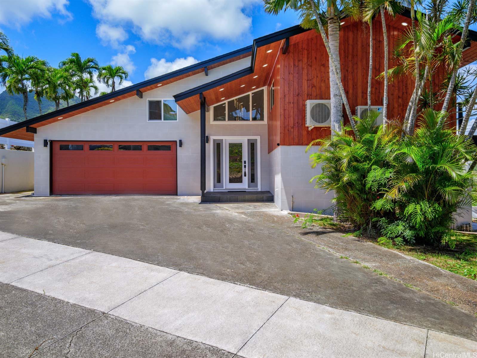 1340  Aupupu Street Hillcrest, Kailua home - photo 2 of 25