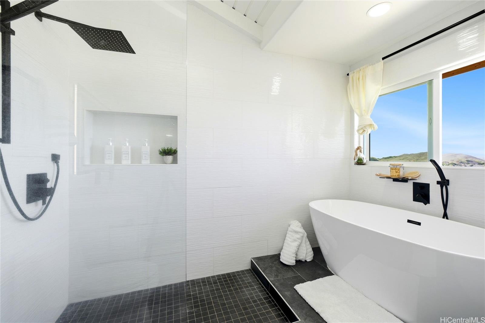 1340  Aupupu Street Hillcrest, Kailua home - photo 9 of 25