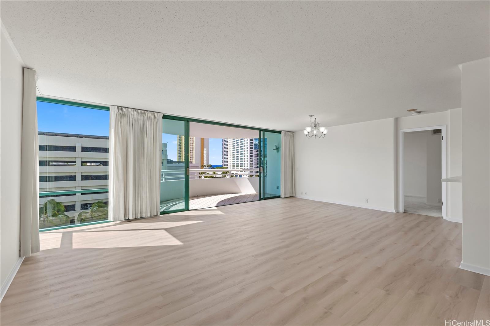 Uraku Tower Hawaii condo # 10C, Honolulu, Hawaii - photo 2 of 25