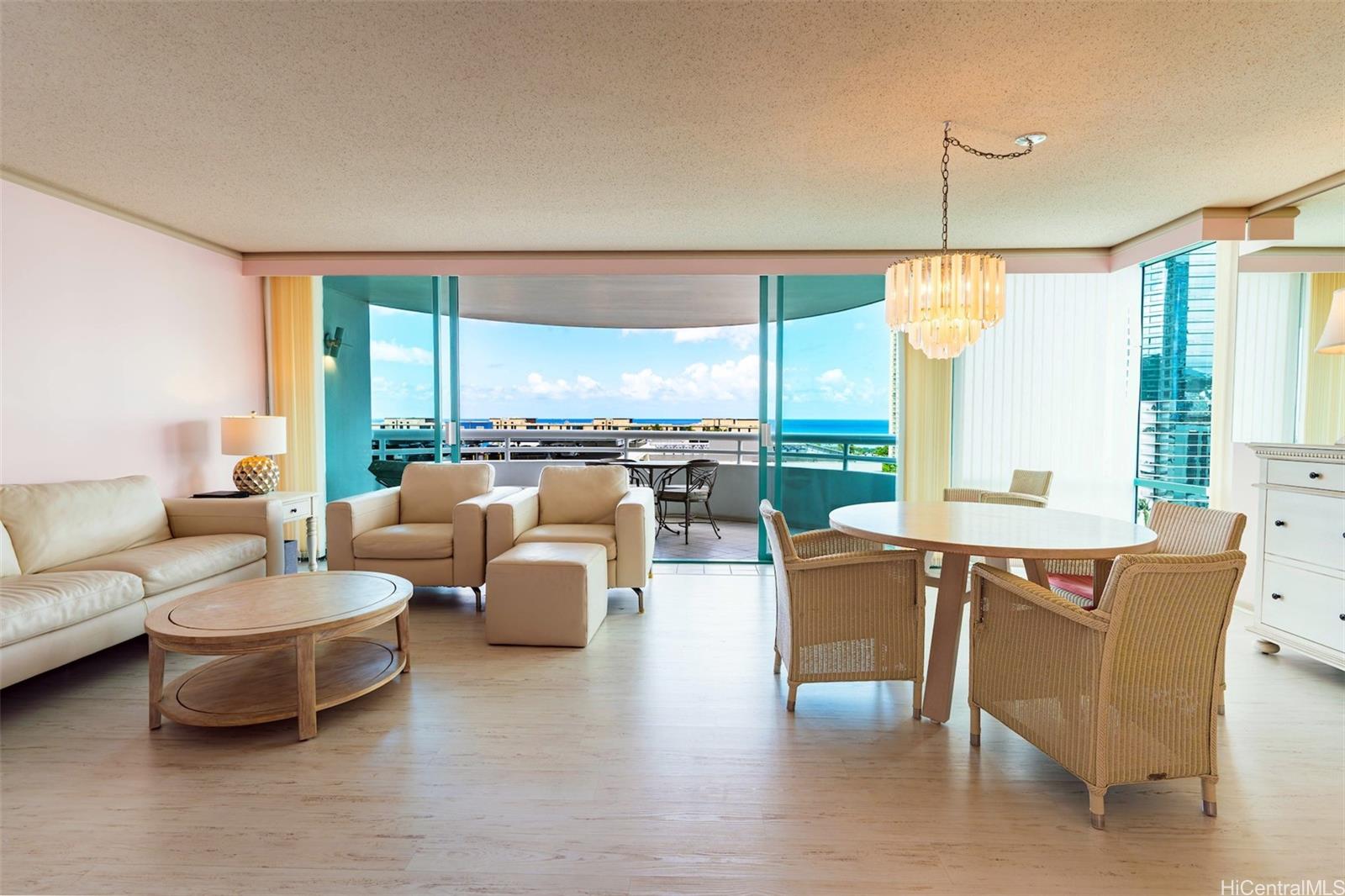 Uraku Tower Hawaii 15A, 1341 Kapiolani Blvd, Honolulu Ala Moana