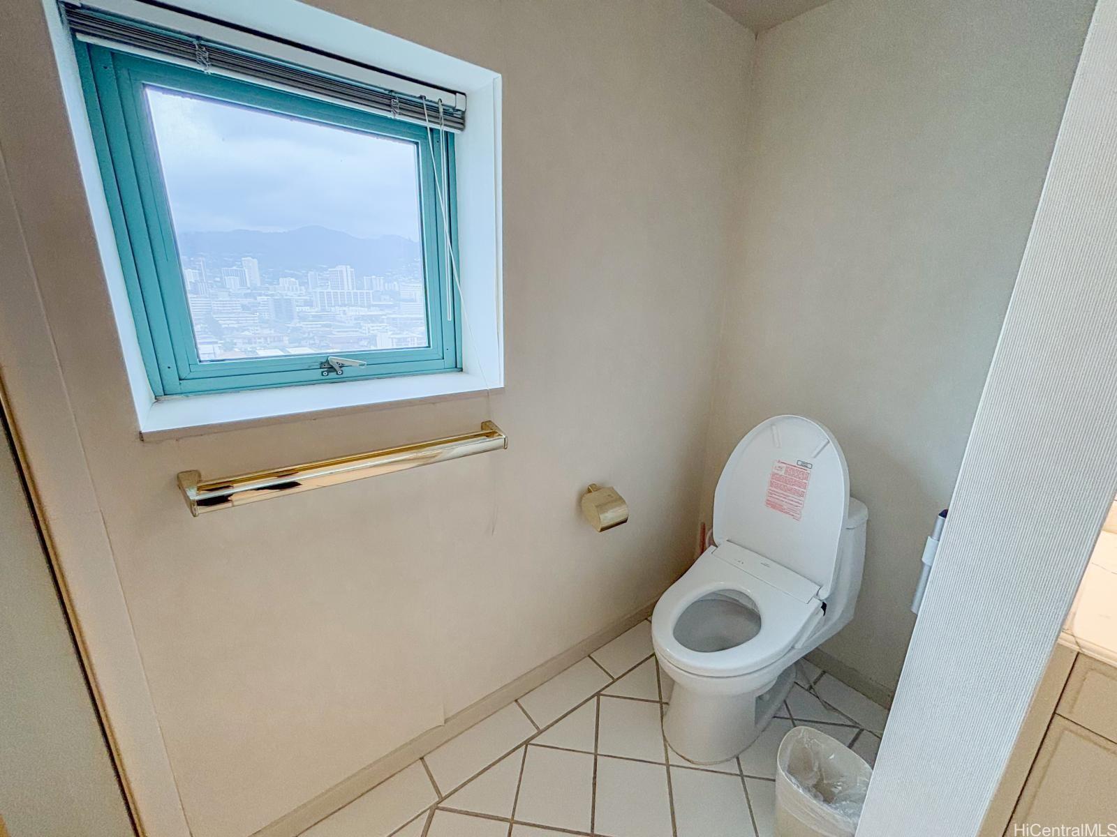 Uraku Tower Hawaii condo # 16A, Honolulu, Hawaii - photo 12 of 25
