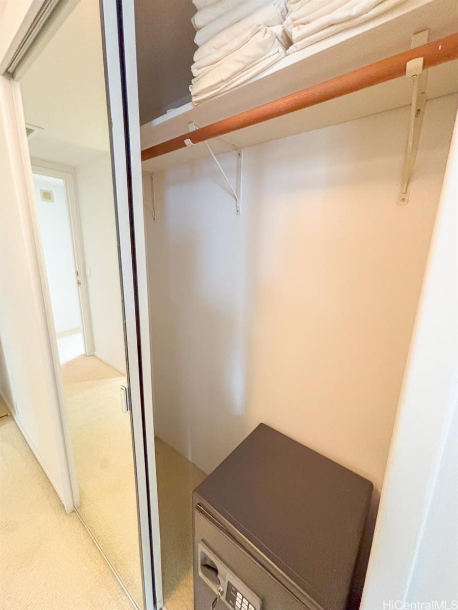 Uraku Tower Hawaii condo # 16A, Honolulu, Hawaii - photo 15 of 25