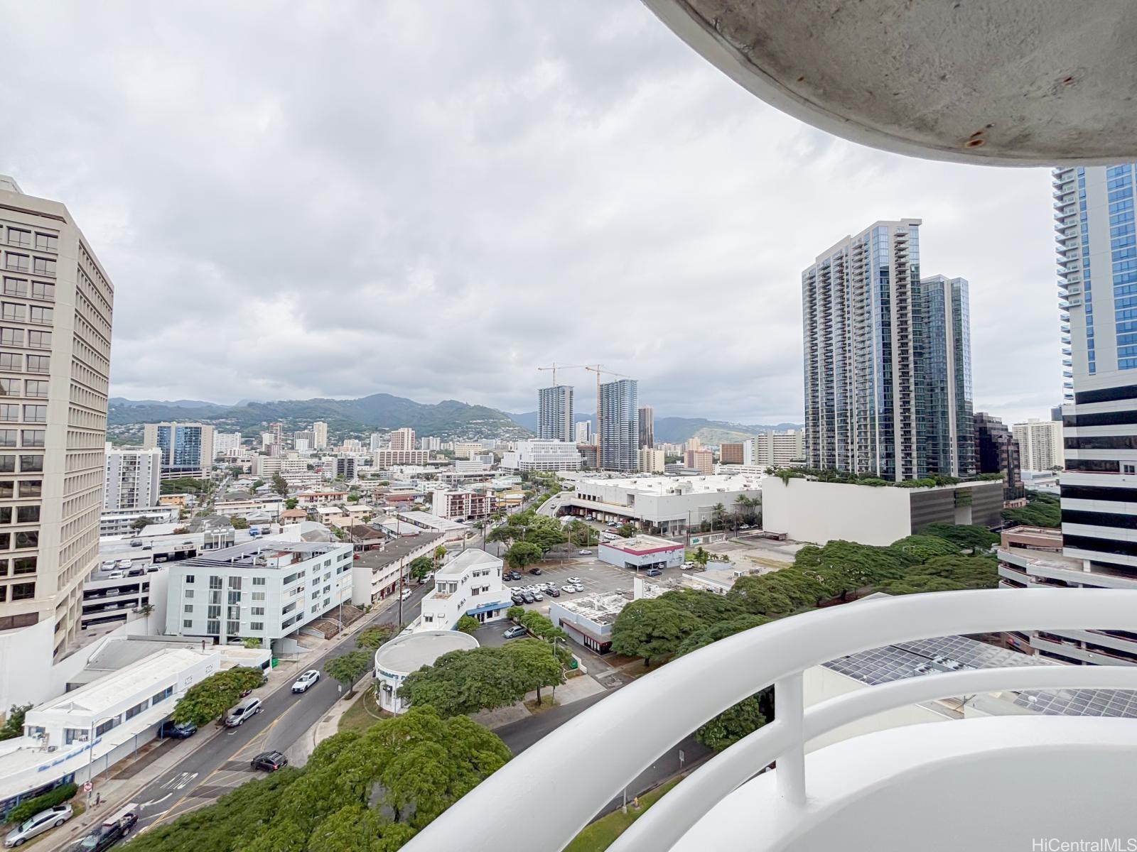 Uraku Tower Hawaii condo # 16A, Honolulu, Hawaii - photo 22 of 25
