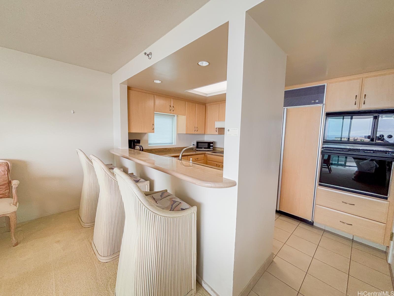 Uraku Tower Hawaii condo # 16A, Honolulu, Hawaii - photo 4 of 25