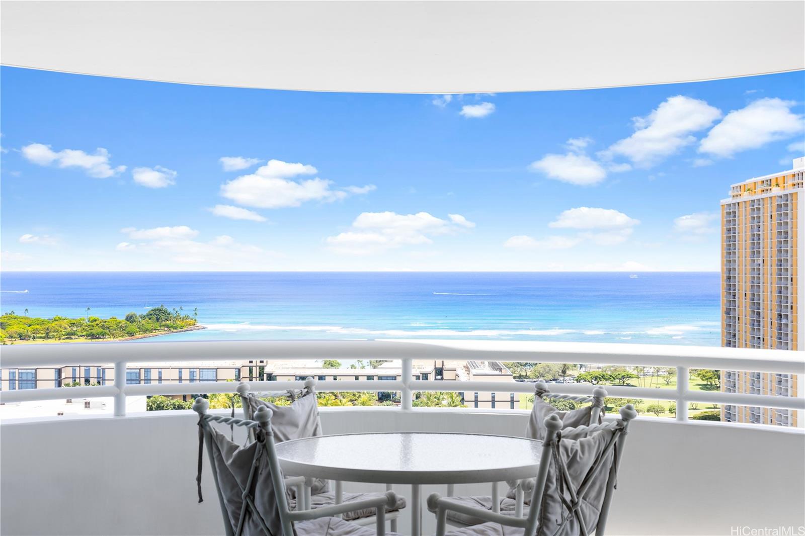 Uraku Tower Hawaii condos for sale in Ala Moana Oahu