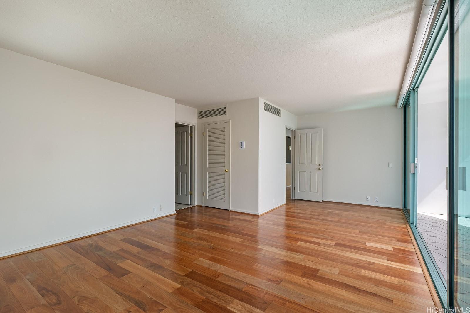 Uraku Tower Hawaii condo # 27A, Honolulu, Hawaii - photo 14 of 25