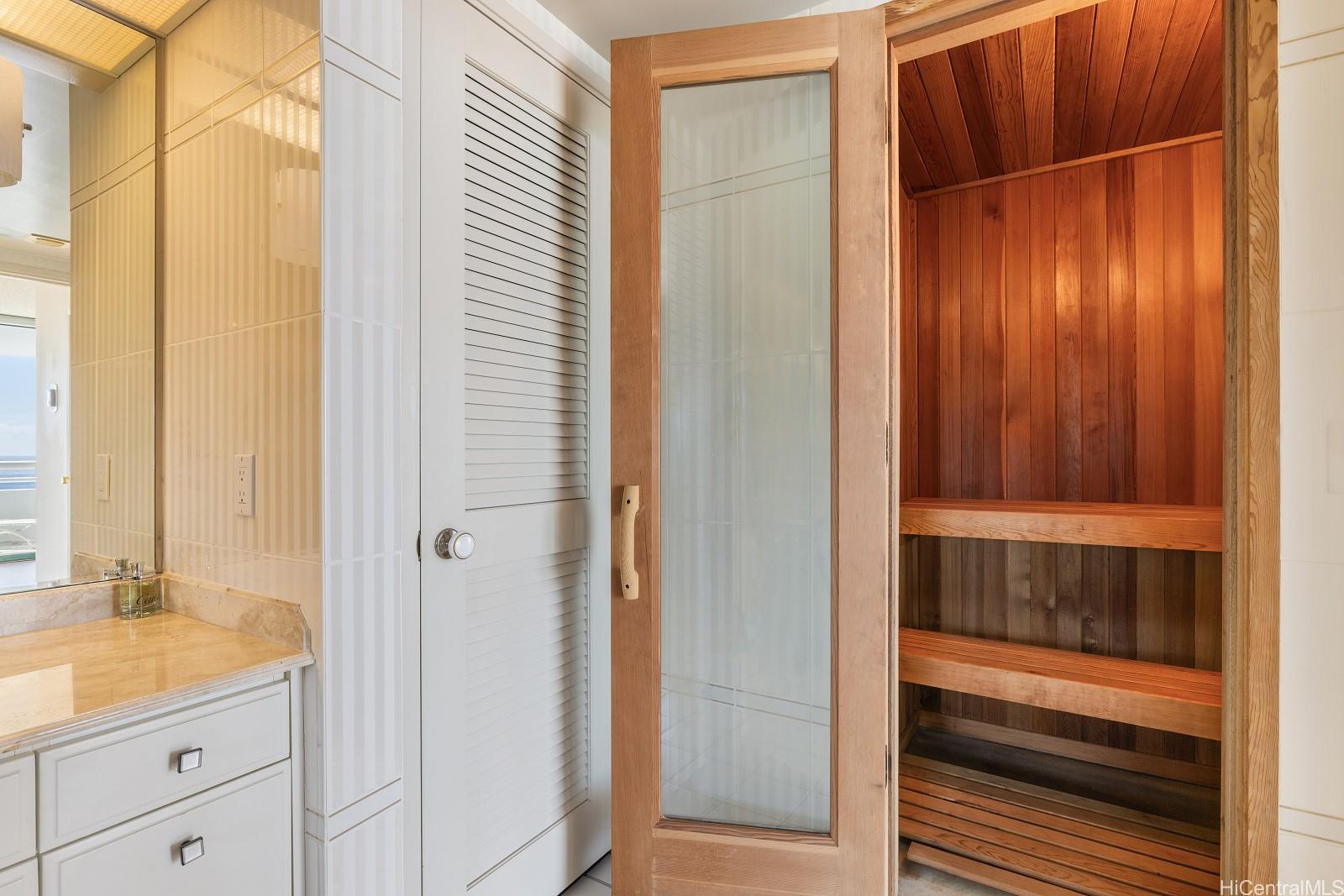 Uraku Tower Hawaii condo # 27A, Honolulu, Hawaii - photo 17 of 25