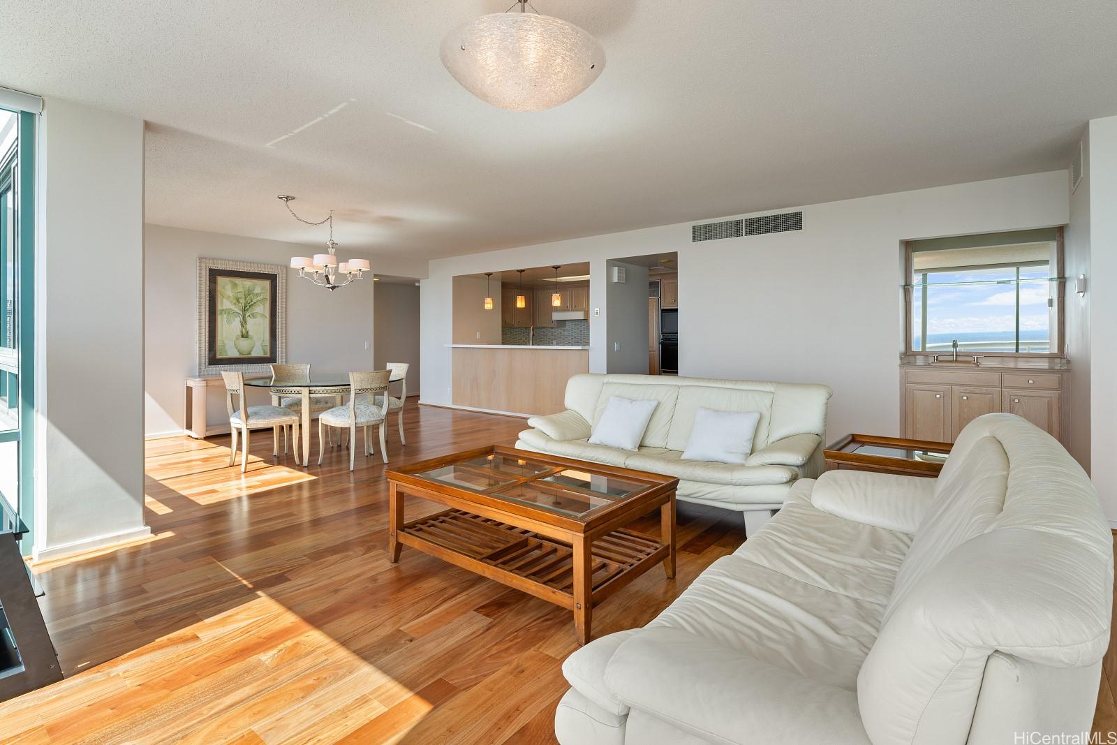 Uraku Tower Hawaii condo # 27A, Honolulu, Hawaii - photo 4 of 25