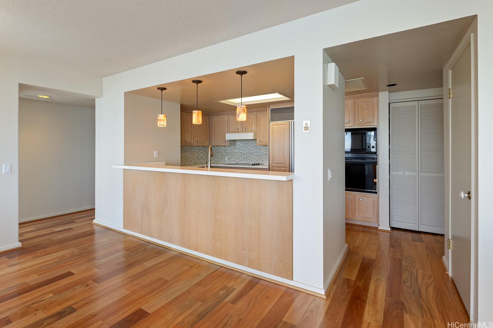 Uraku Tower Hawaii condo # 27A, Honolulu, Hawaii - photo 10 of 25