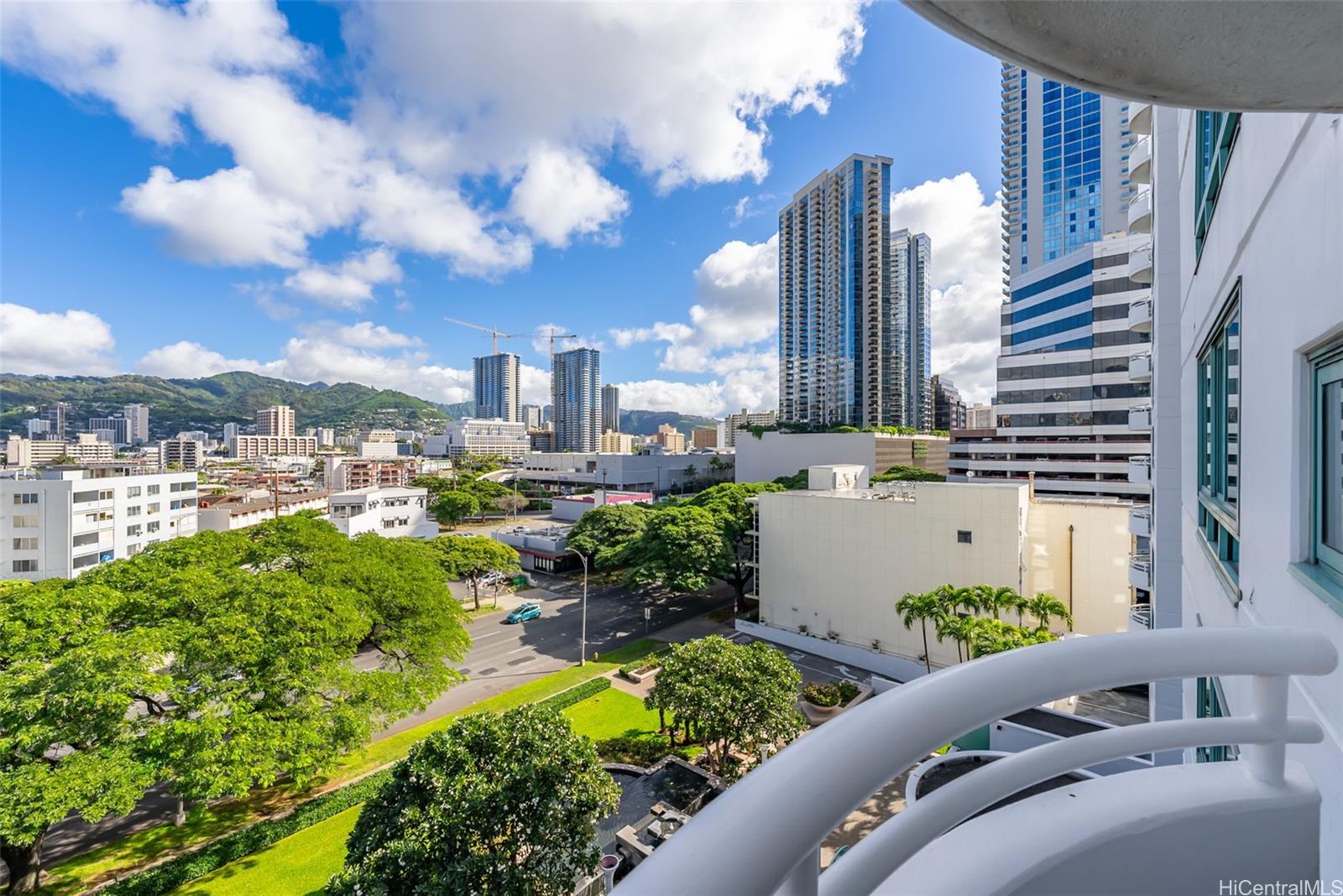 Uraku Tower Hawaii condo # 8A, Honolulu, Hawaii - photo 11 of 25