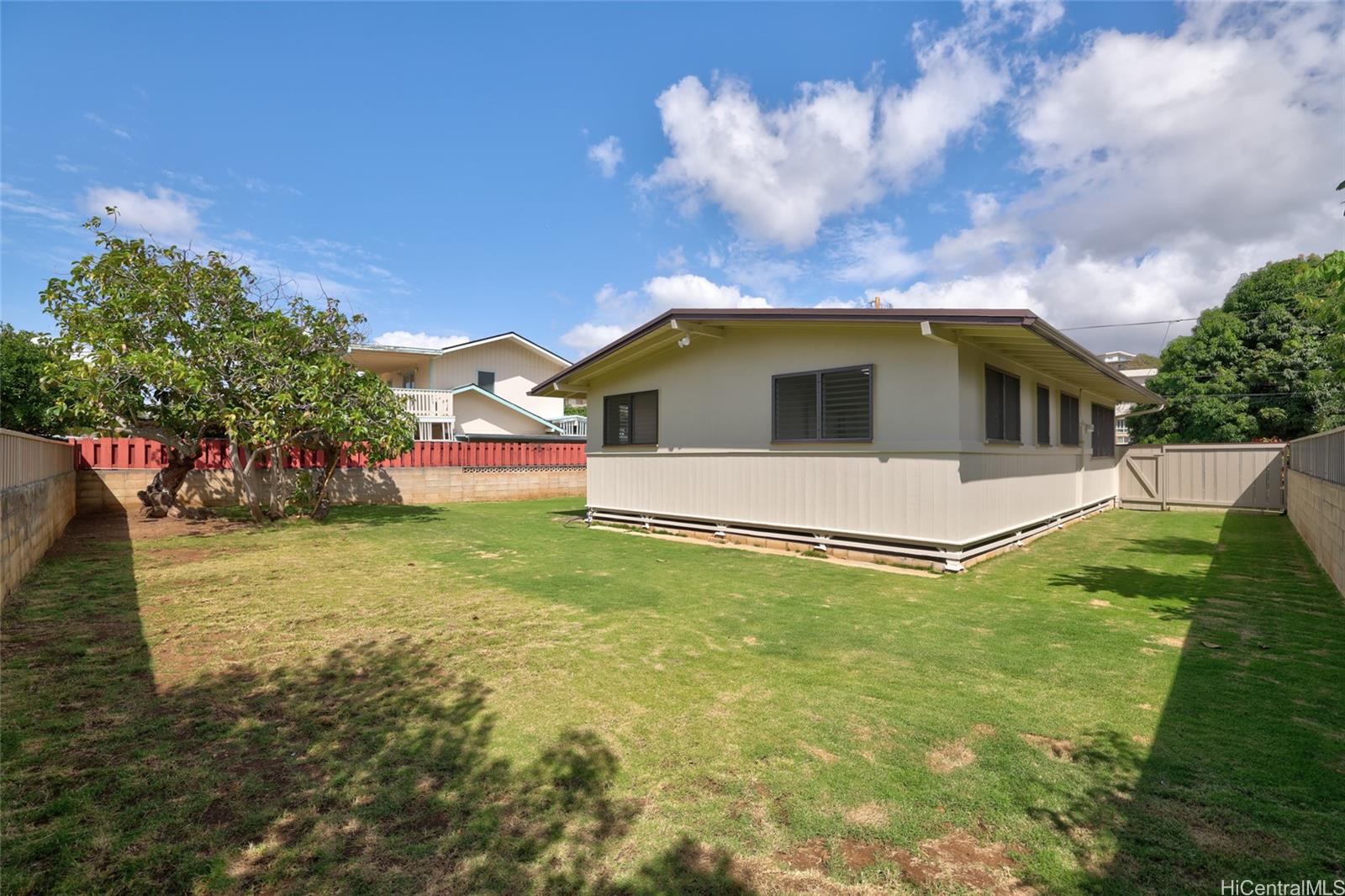1341  Maalahi Street Moanalua Gardens, Honolulu home - photo 19 of 25