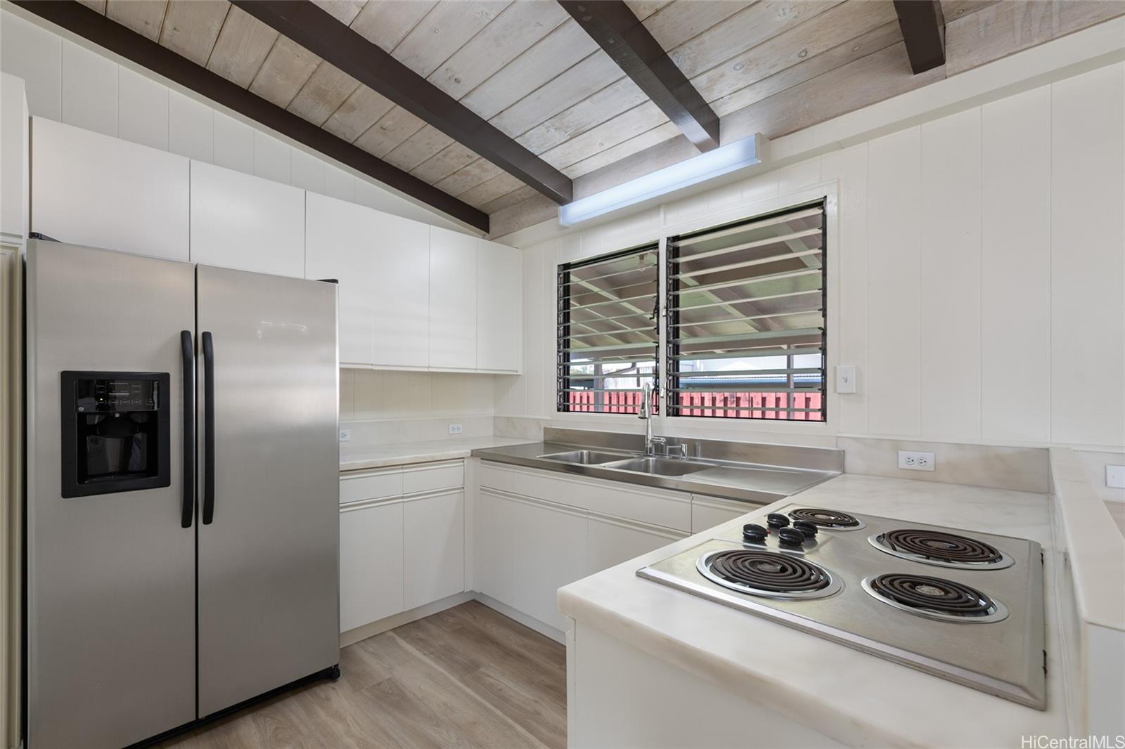 1341  Maalahi Street Moanalua Gardens, Honolulu home - photo 5 of 25