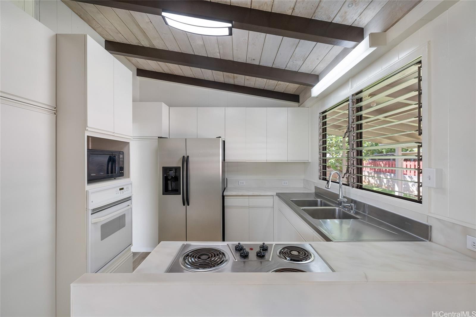 1341  Maalahi Street Moanalua Gardens, Honolulu home - photo 6 of 25