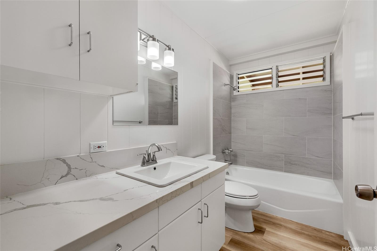 1341  Maalahi Street Moanalua Gardens, Honolulu home - photo 9 of 25