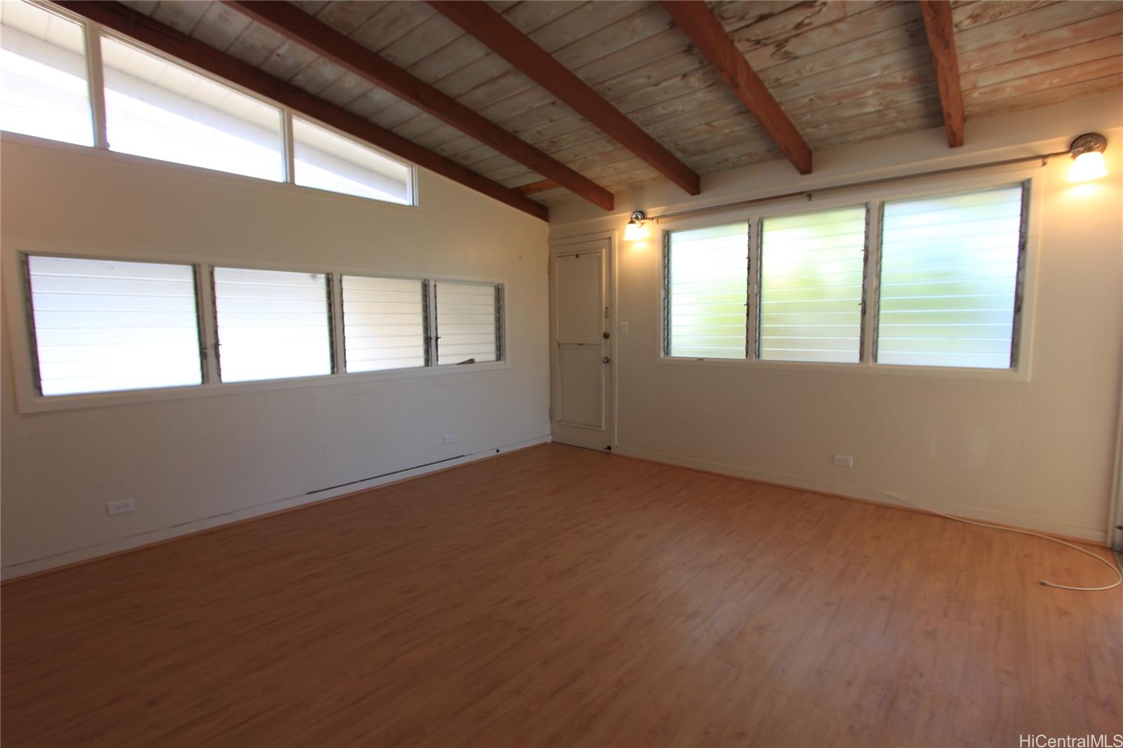 1346 Ala Mahamoe St Honolulu - Rental - photo 2 of 17