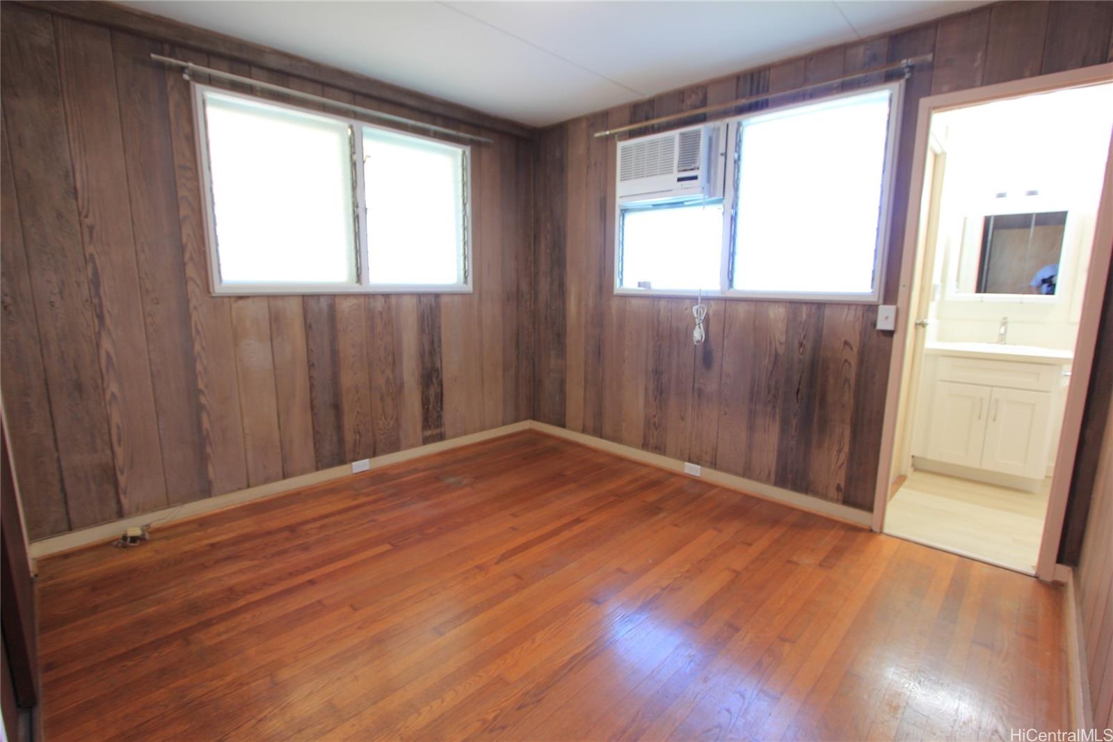 1346 Ala Mahamoe St Honolulu - Rental - photo 14 of 17