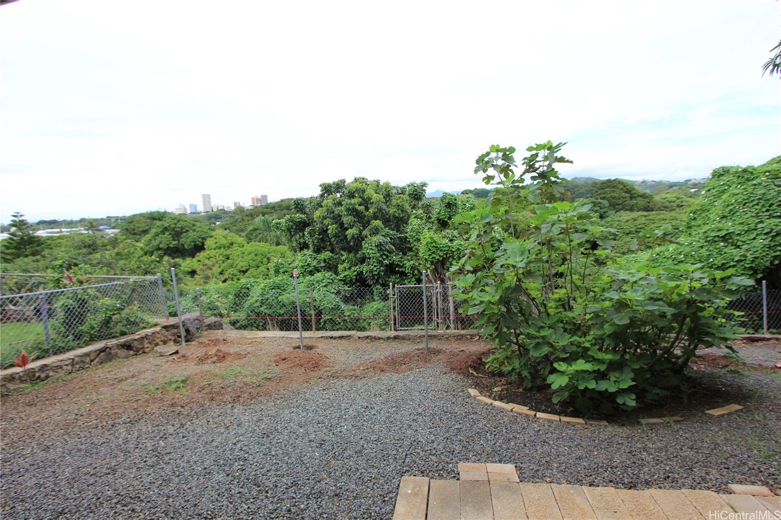 1346 Ala Mahamoe St Honolulu - Rental - photo 17 of 17