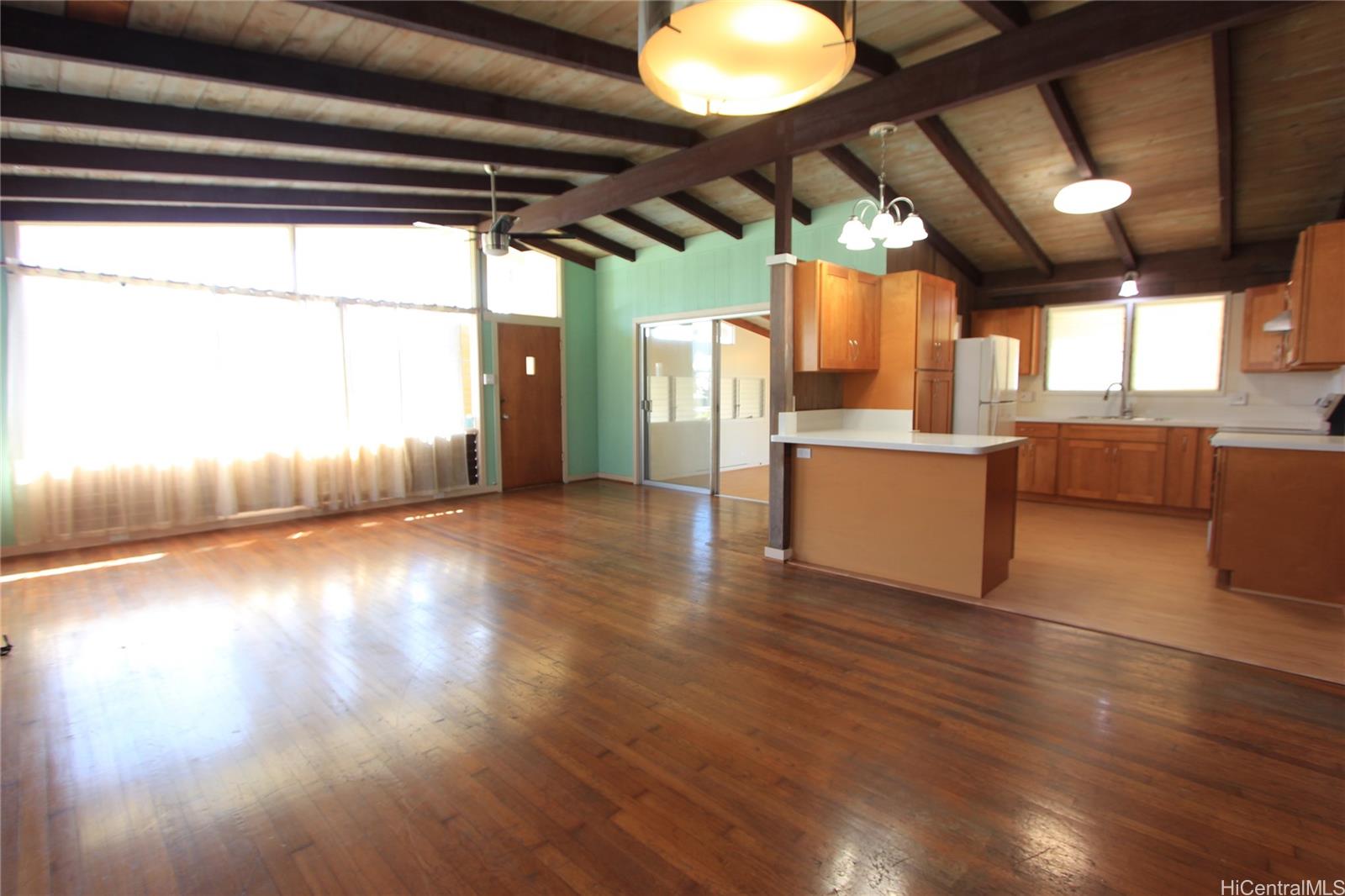 1346 Ala Mahamoe St Honolulu - Rental - photo 5 of 17