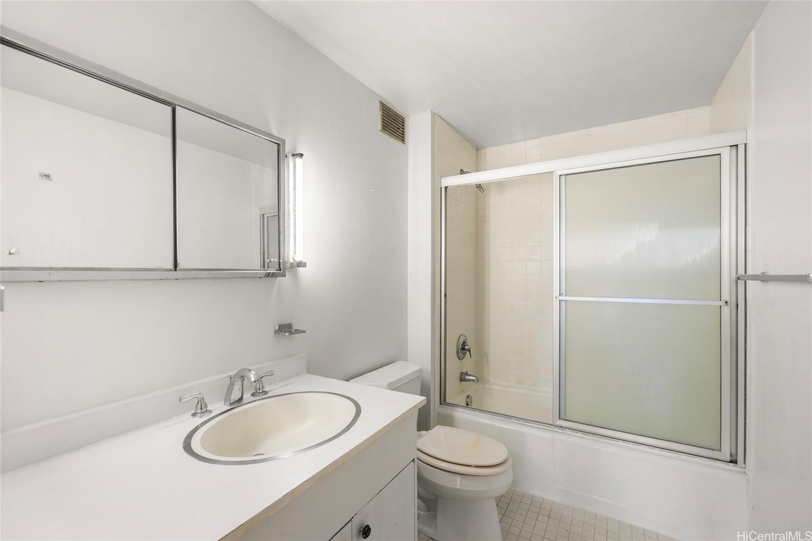 1350 Ala Moana condo # 1709, Honolulu, Hawaii - photo 7 of 20