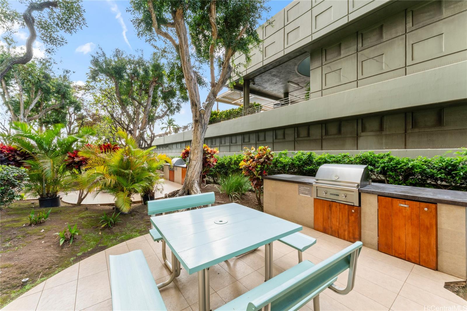 1350 Ala Moana condo # 1811, Honolulu, Hawaii - photo 18 of 22