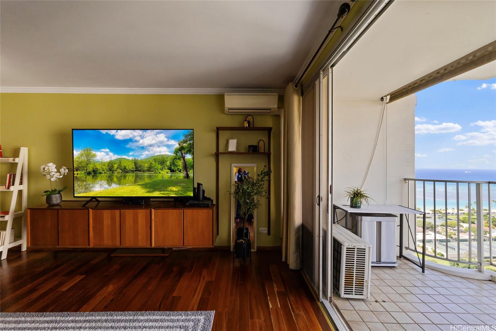 1350 Ala Moana condo # 2711, Honolulu, Hawaii - photo 4 of 23