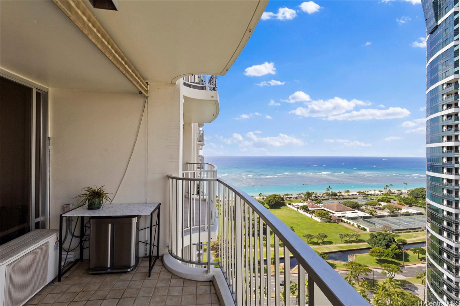 1350 Ala Moana condo # 2711, Honolulu, Hawaii - photo 5 of 23