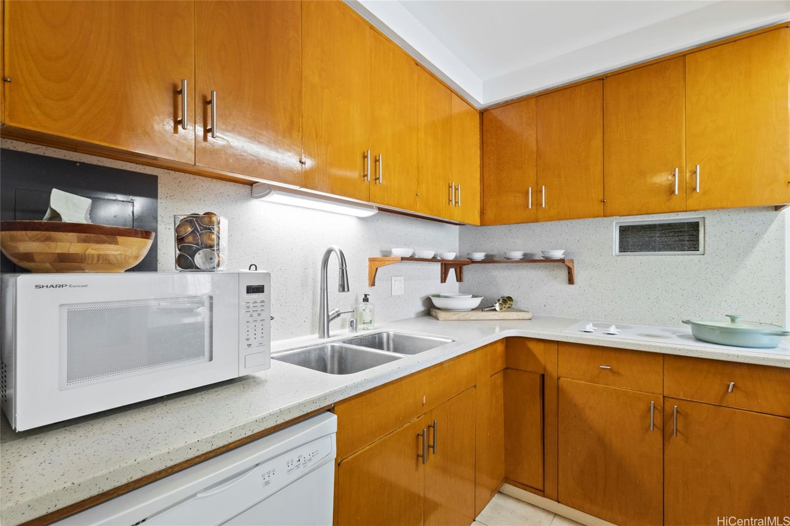 1350 Ala Moana condo # 2711, Honolulu, Hawaii - photo 9 of 23