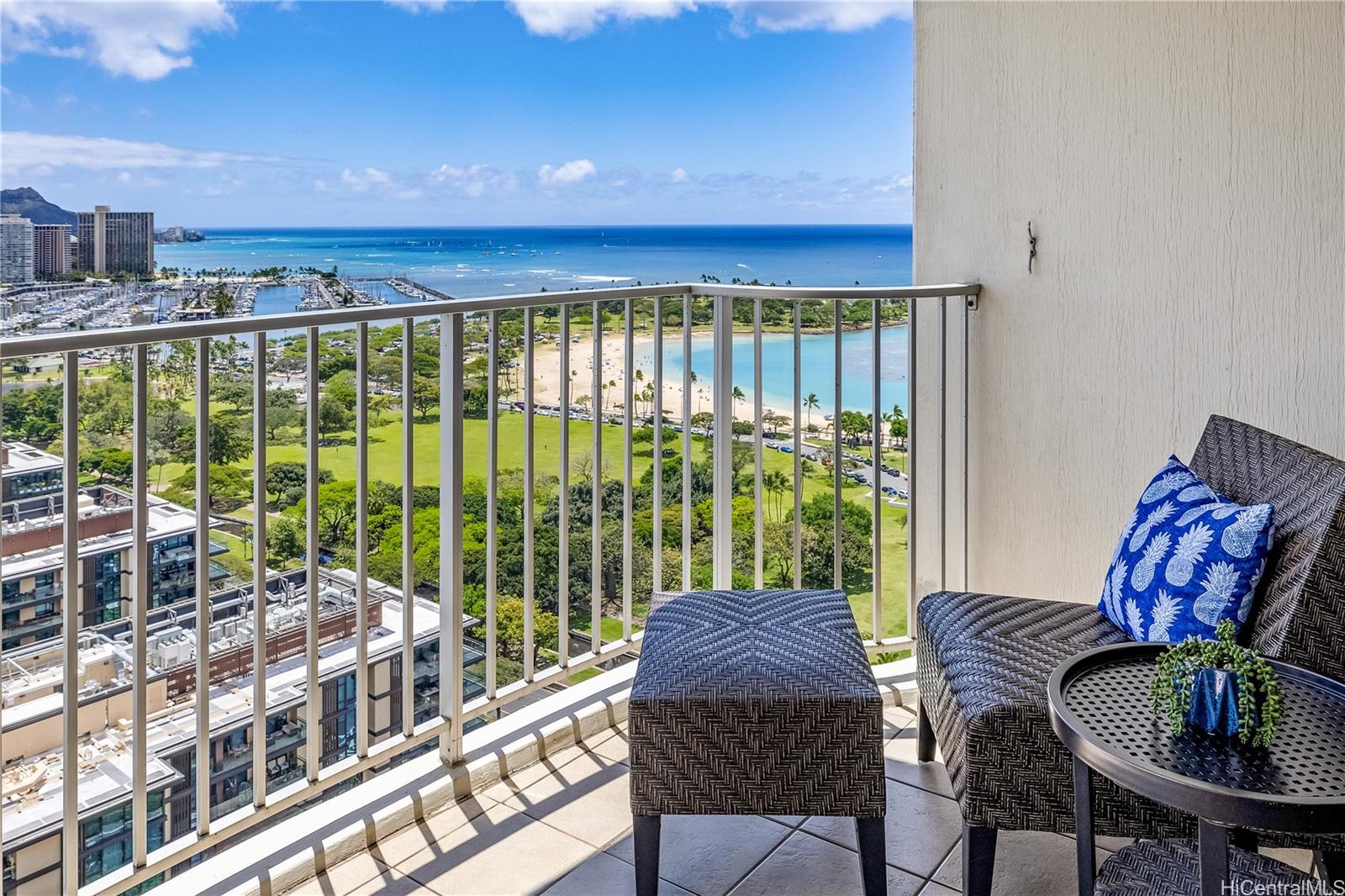 1350 Ala Moana condo # 2810, Honolulu, Hawaii - photo 17 of 25