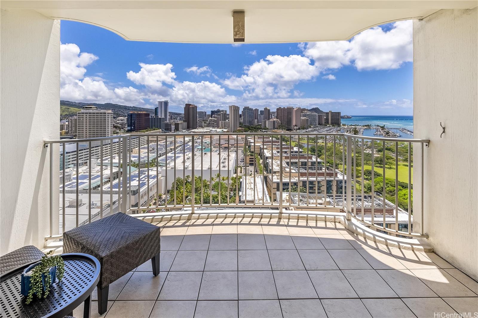 1350 Ala Moana condo # 2810, Honolulu, Hawaii - photo 18 of 25