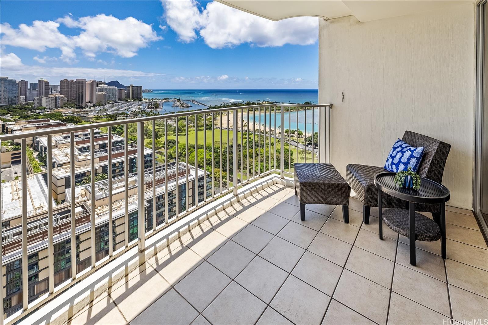 1350 Ala Moana condo # 2810, Honolulu, Hawaii - photo 3 of 25