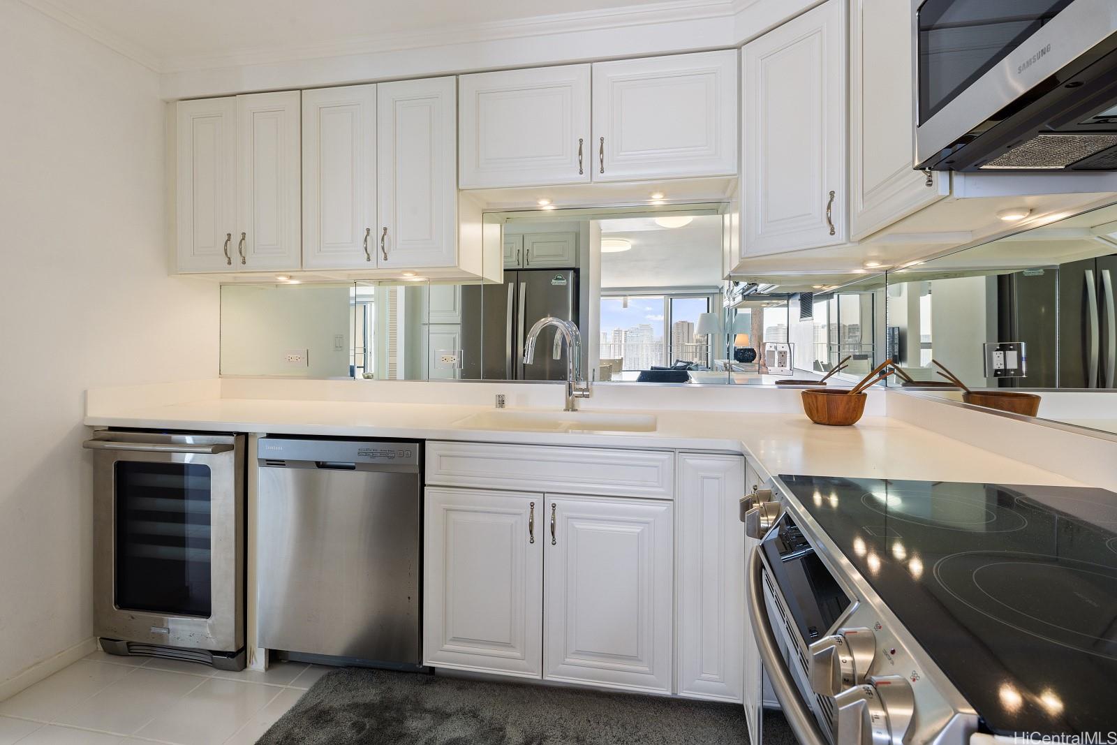 1350 Ala Moana condo # 3106, Honolulu, Hawaii - photo 4 of 23