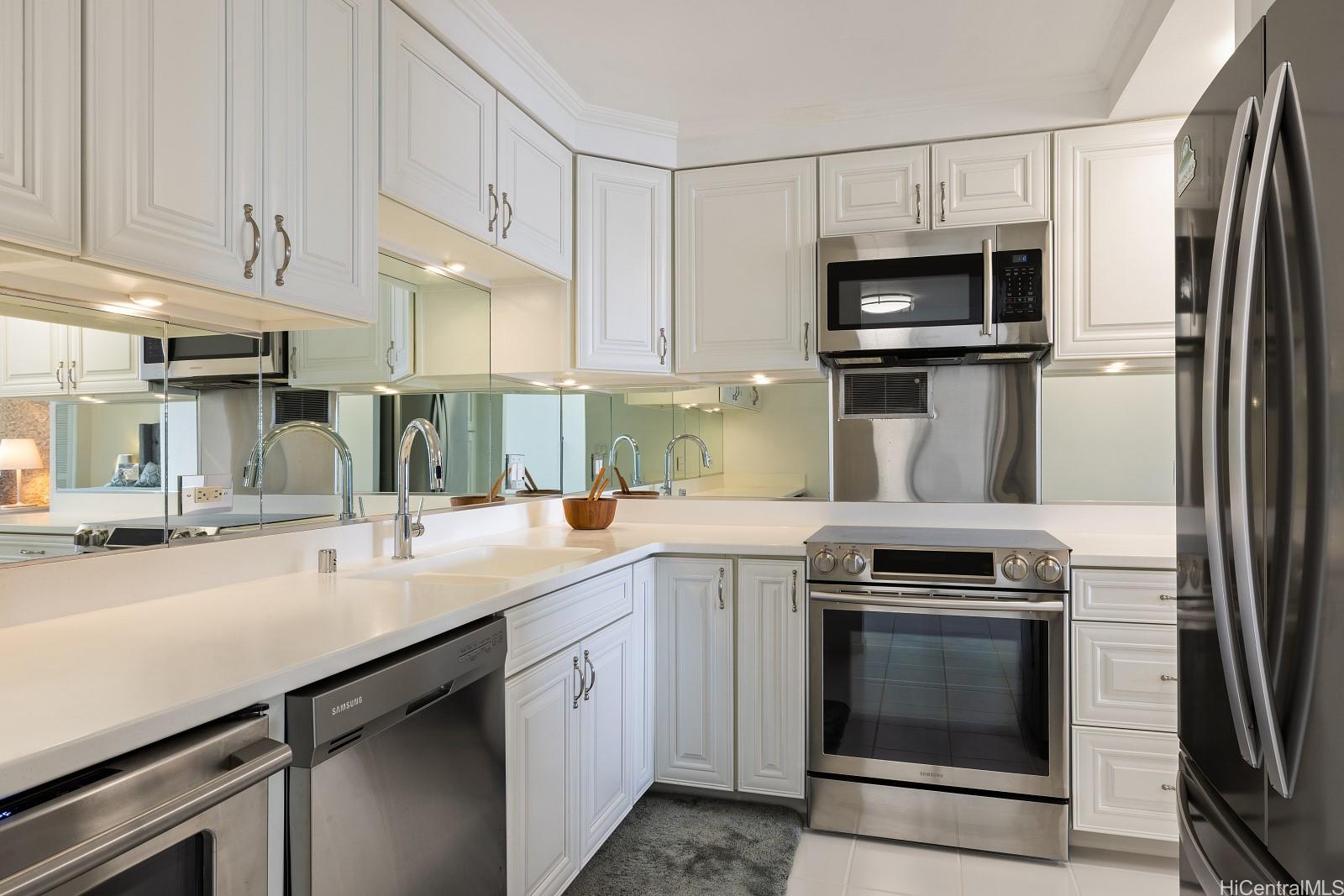 1350 Ala Moana condo # 3106, Honolulu, Hawaii - photo 5 of 23