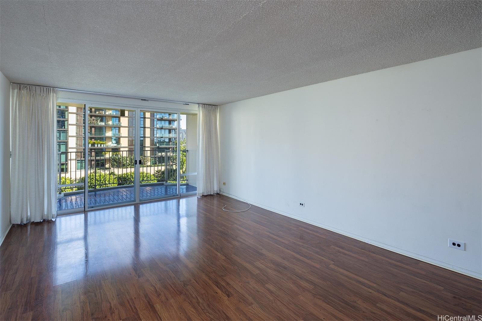 1350 Ala Moana Blvd Honolulu - Rental - photo 2 of 23