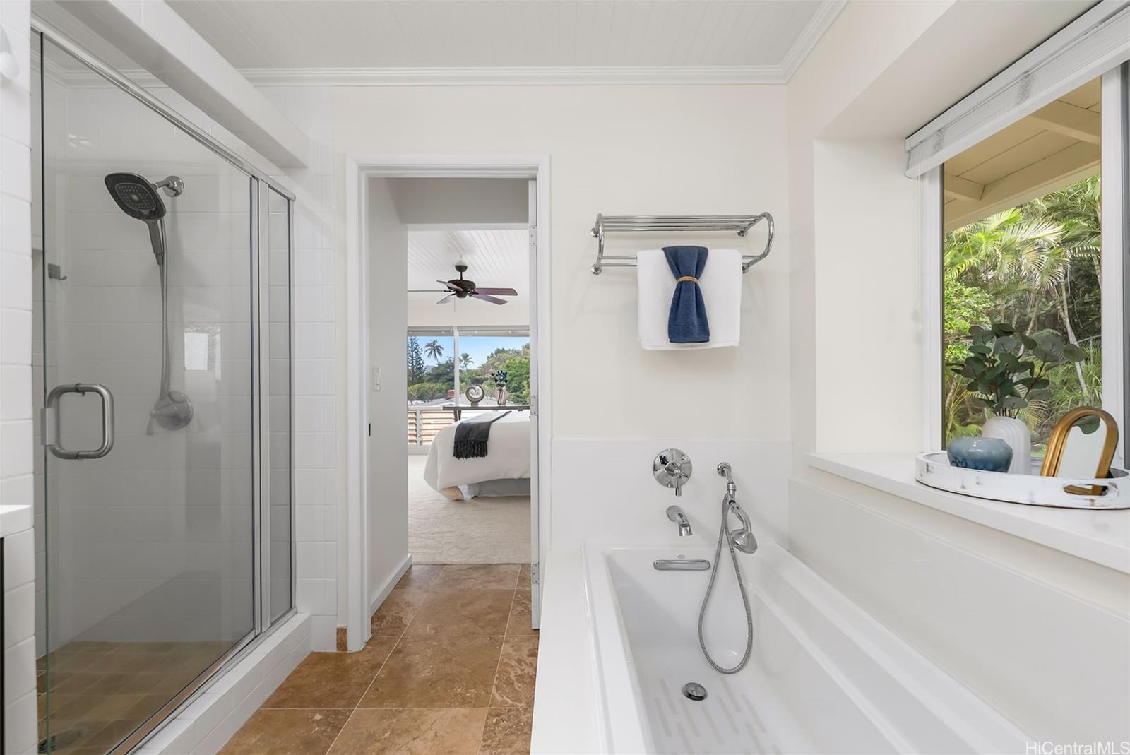 1350  Laukahi Street Waialae Iki, Diamond Head home - photo 16 of 25