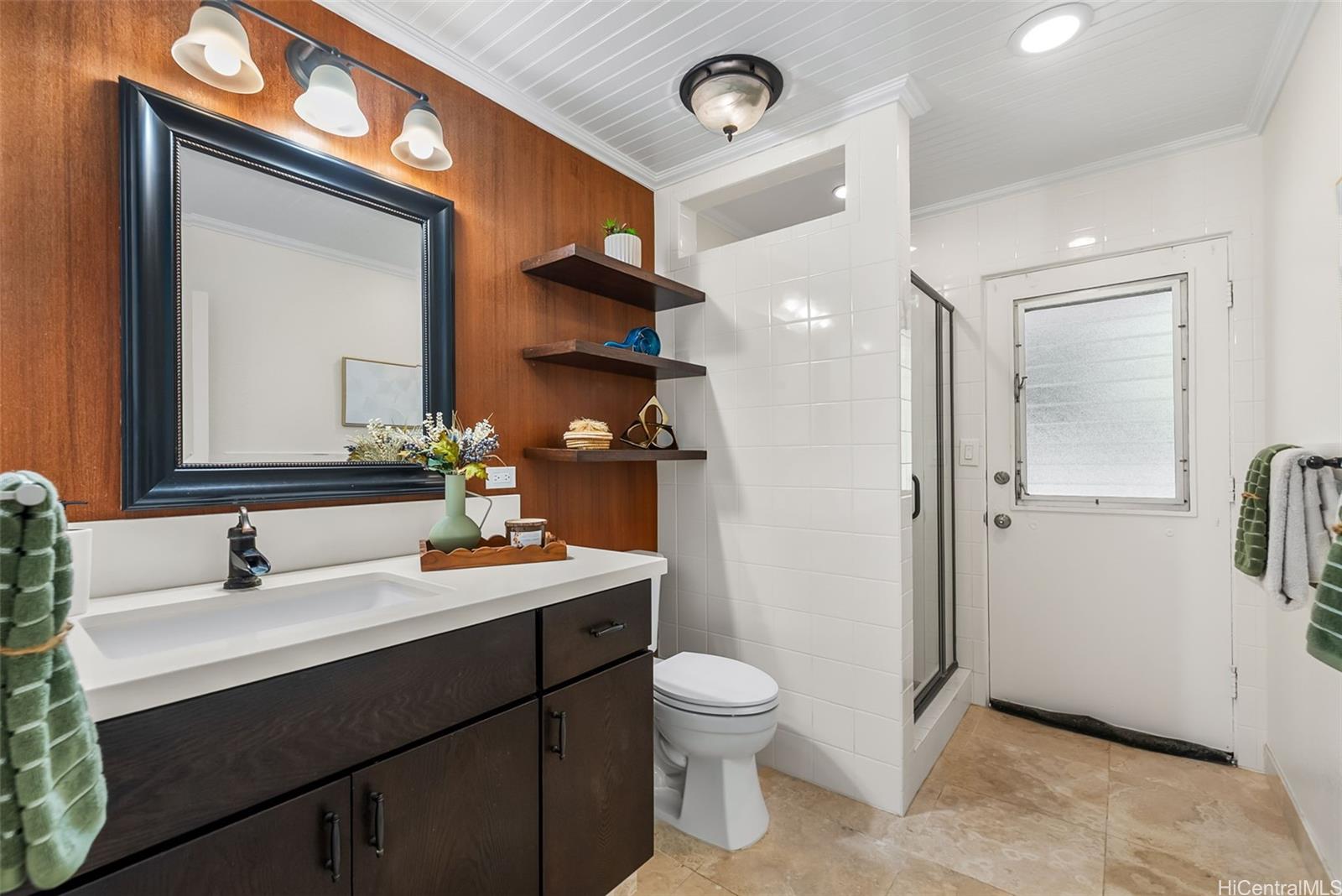 1350  Laukahi Street Waialae Iki, Diamond Head home - photo 19 of 25