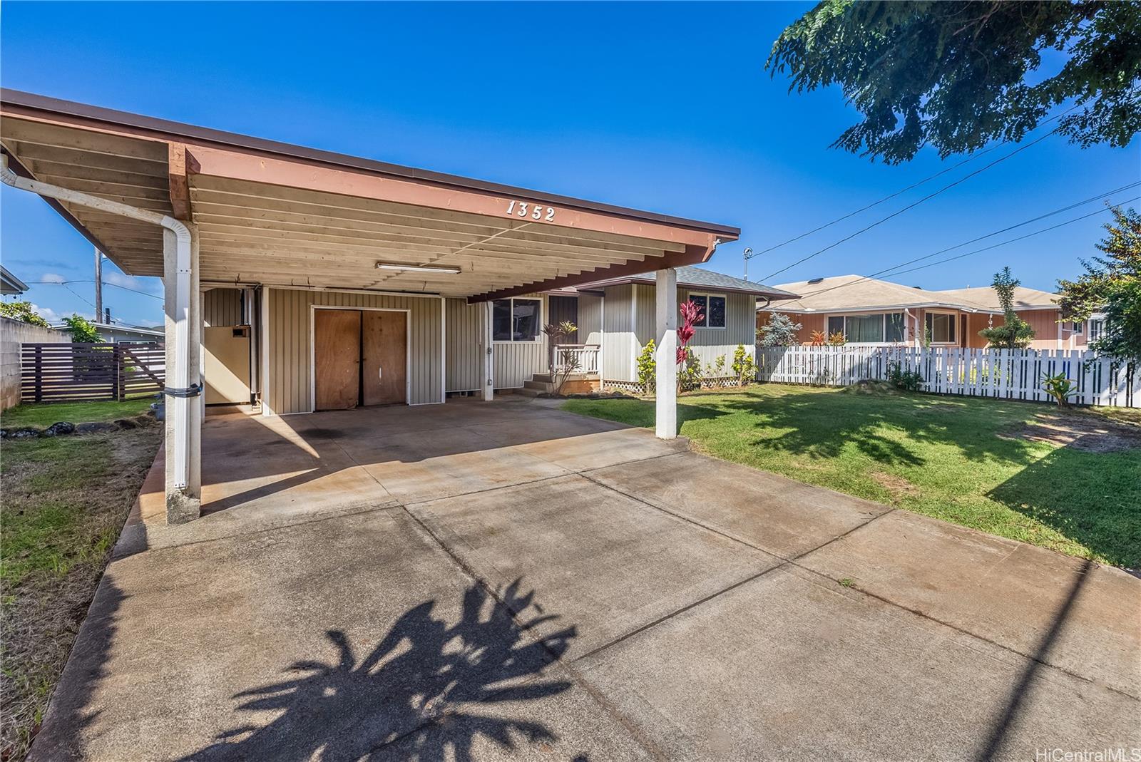 1352  Keolu Drive Enchanted Lake, Kailua home - photo 2 of 25