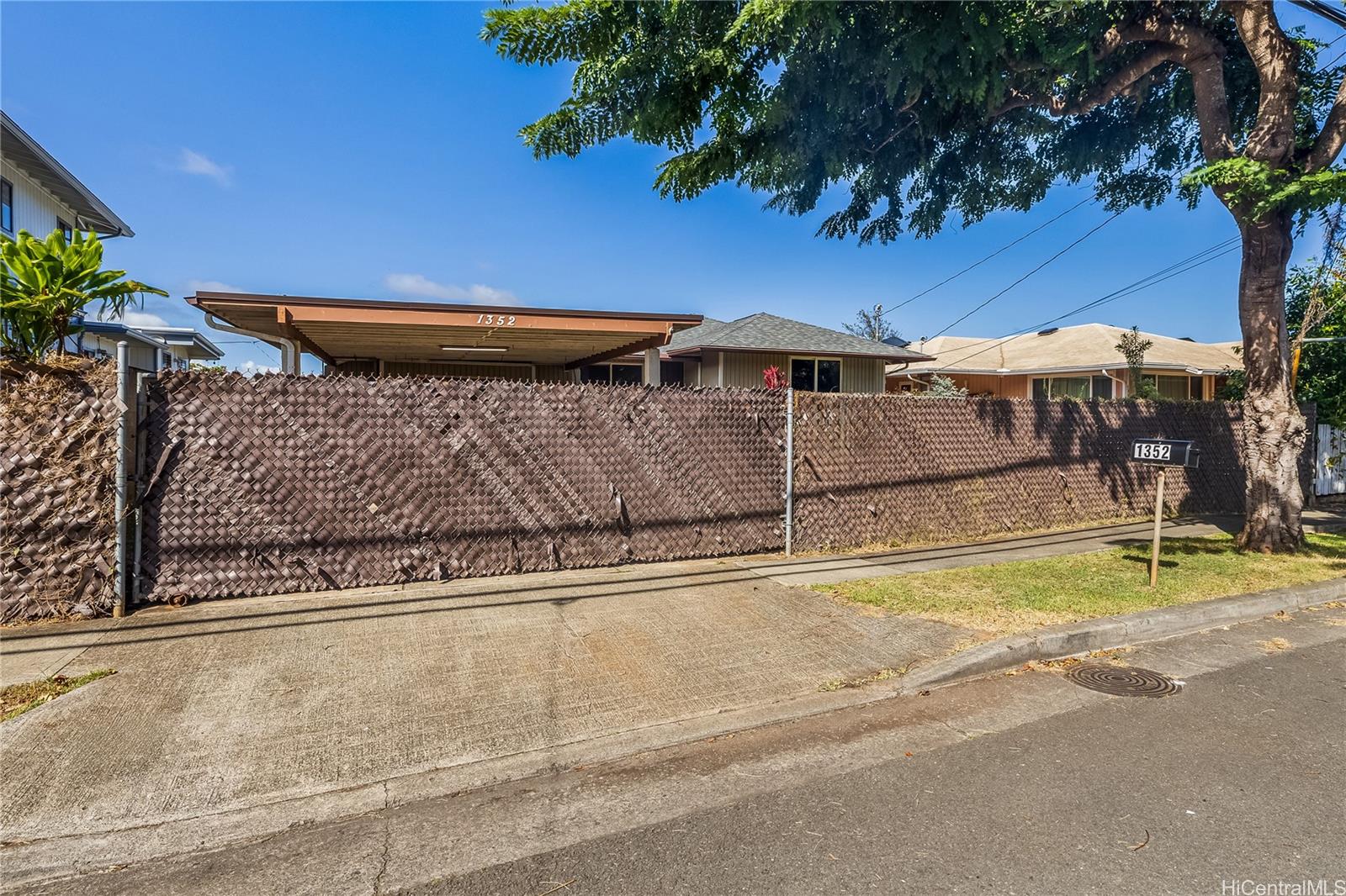 1352  Keolu Drive Enchanted Lake, Kailua home - photo 3 of 25