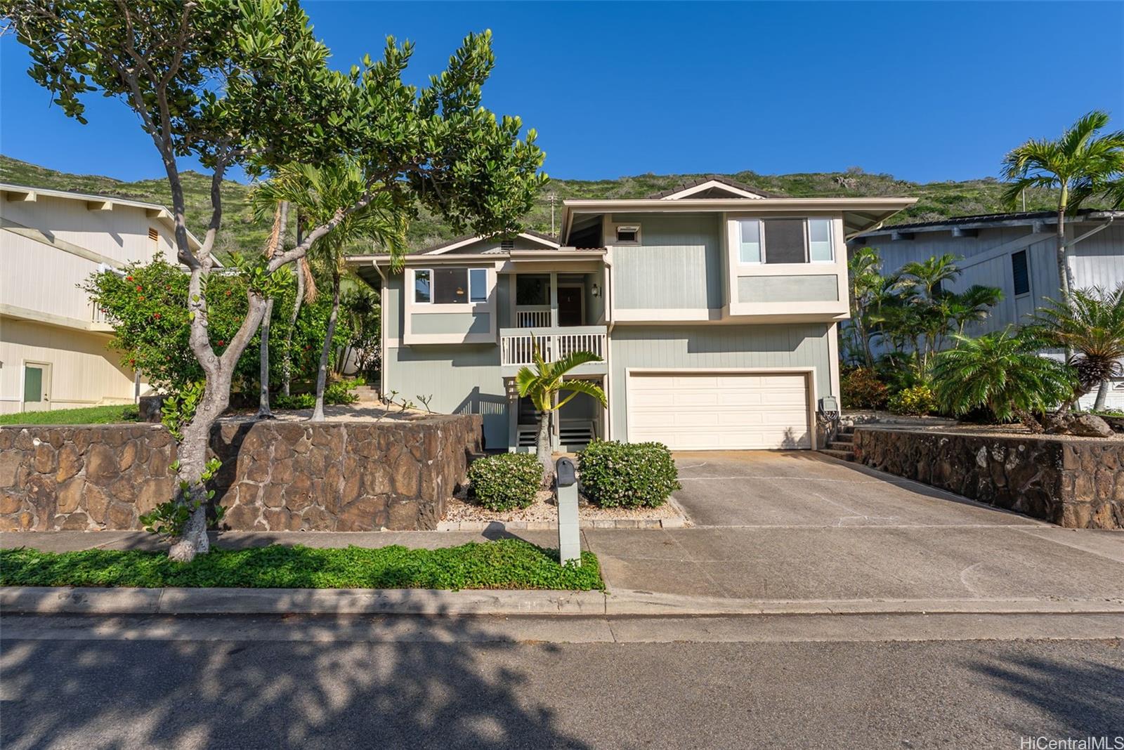 1357  Kaeleku Street Kalama Valley, Hawaii Kai home - photo 2 of 25
