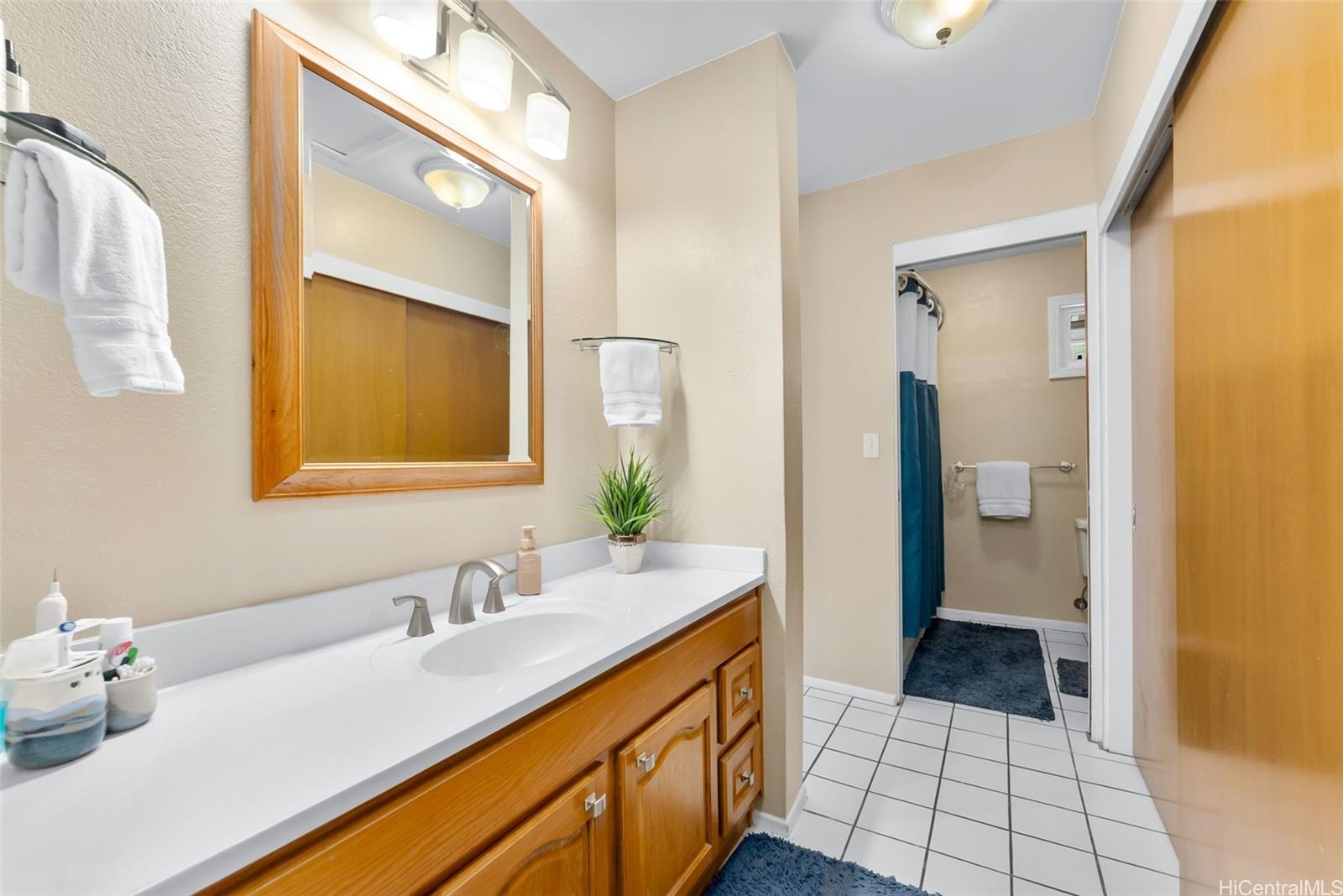 1357  Kaeleku Street Kalama Valley, Hawaii Kai home - photo 14 of 25